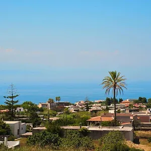 casa-basilio-con-bellissima-terrazza-vista-isole.sicilyhotelsitaly.net/